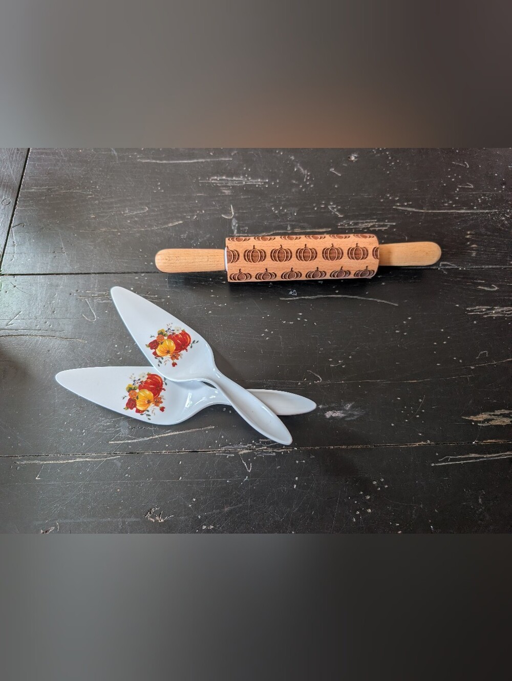 Ciroa Pumpkin Embossed Wooden Rolling Pin and Two Pie Servers Autumn Halloween